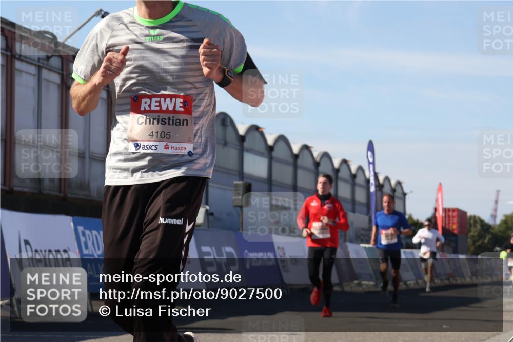 03.10.2025 - Köhlbrandbrückenlauf Luisa Fischer http://msf.ph/oto/9027500 03.10.2025 12:57:35 Ziel 4032, 4076, 4105, 4518, 6020, 6122, 6767 meine-sportfotos.de