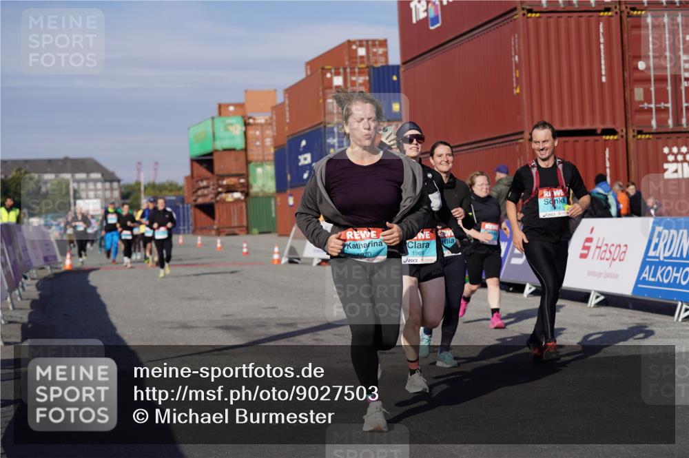 03.10.2025 - Köhlbrandbrückenlauf Michael Burmester http://msf.ph/oto/9027503 03.10.2025 10:31:25 Ziel 1969, 1970, 2385, 2504, 3383, 3384 meine-sportfotos.de