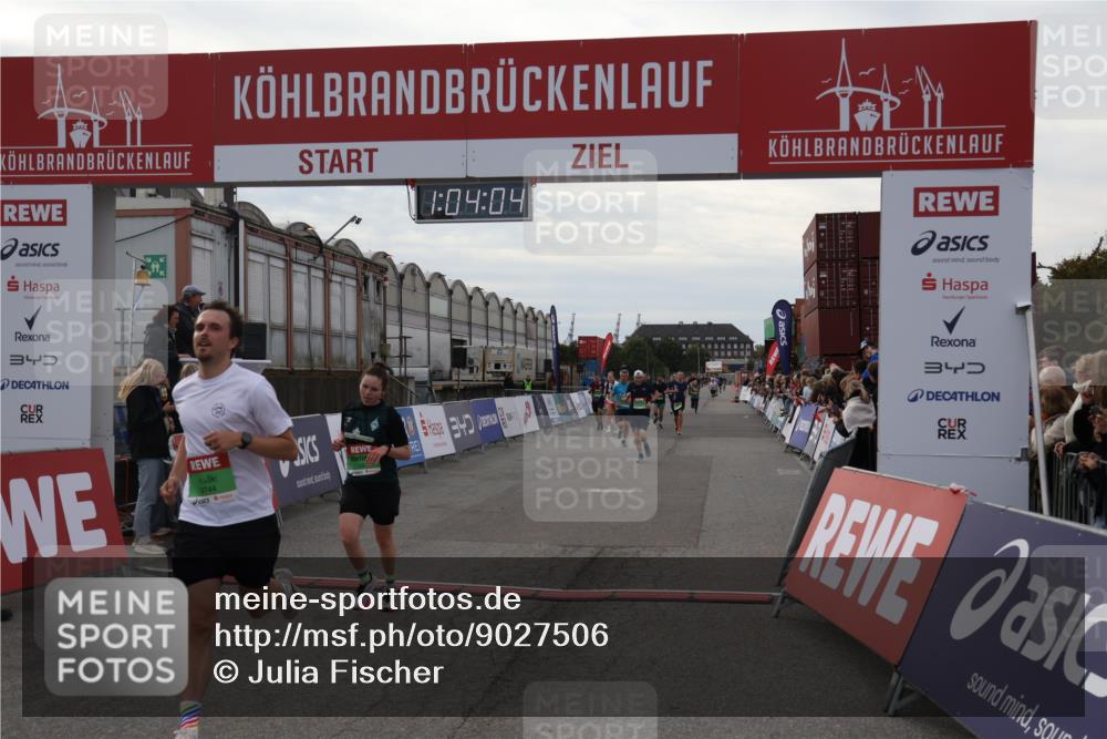 03.10.2025 - Köhlbrandbrückenlauf Julia Fischer http://msf.ph/oto/9027506 03.10.2025 16:04:04 Ziel 7257, 7281, 7599, 7798, 7811, 7862, 9306, 9377, 9405, 9473, 9672, 9744, 9746 meine-sportfotos.de