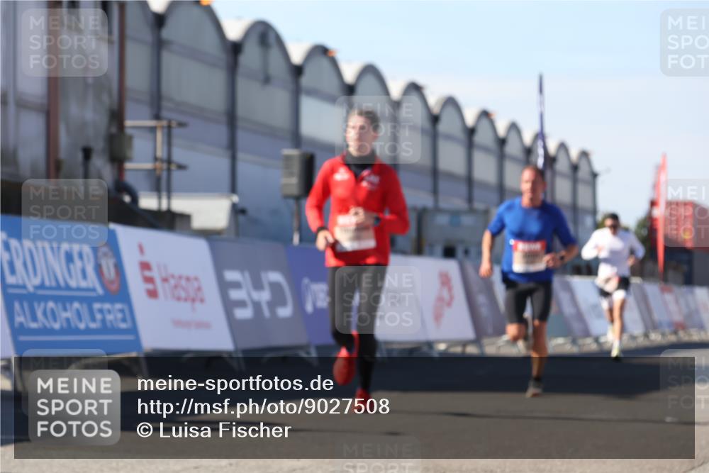 03.10.2025 - Köhlbrandbrückenlauf Luisa Fischer http://msf.ph/oto/9027508 03.10.2025 12:57:36 Ziel 4032, 4076, 4105, 4518, 6020, 6122, 6767, 6809 meine-sportfotos.de