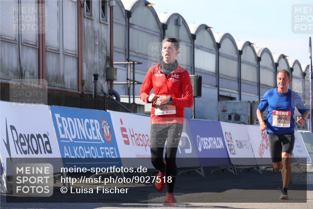 03.10.2025 - Köhlbrandbrückenlauf Luisa Fischer http://msf.ph/oto/9027518 03.10.2025 12:57:36 Ziel 4032, 4076, 4105, 4518, 6020, 6122, 6767, 6809 meine-sportfotos.de