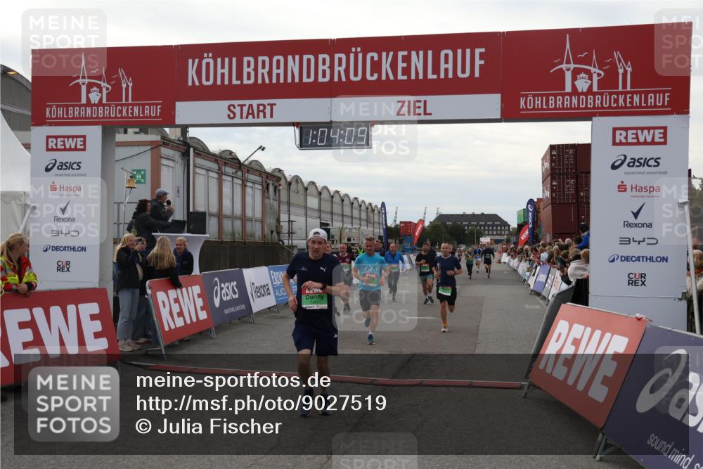 03.10.2025 - Köhlbrandbrückenlauf Julia Fischer http://msf.ph/oto/9027519 03.10.2025 16:04:09 Ziel 7257, 7281, 7297, 7392, 7451, 7466, 7599, 7798, 9149, 9306, 9377, 9562, 9744 meine-sportfotos.de
