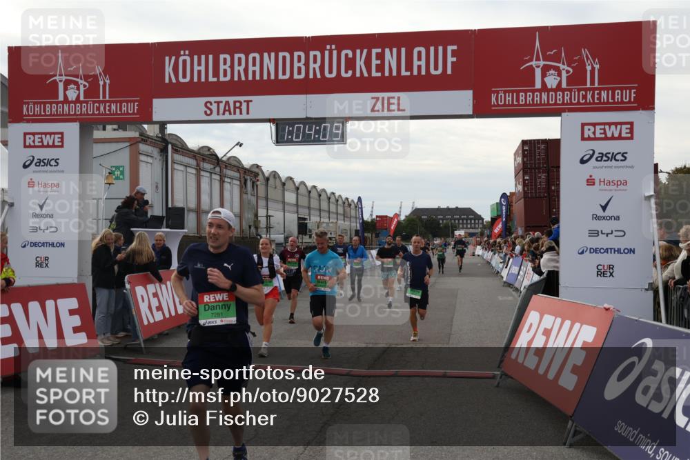03.10.2025 - Köhlbrandbrückenlauf Julia Fischer http://msf.ph/oto/9027528 03.10.2025 16:04:10 Ziel 7257, 7281, 7297, 7392, 7451, 7466, 7599, 7798, 8082, 9149, 9306, 9377, 9562, 9618, 9744 meine-sportfotos.de