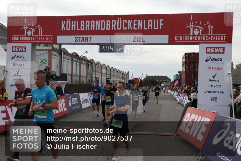 03.10.2025 - Köhlbrandbrückenlauf Julia Fischer http://msf.ph/oto/9027537 03.10.2025 16:04:12 Ziel 7257, 7281, 7297, 7392, 7451, 7466, 7599, 7798, 8082, 9149, 9306, 9377, 9562, 9618, 9744 meine-sportfotos.de
