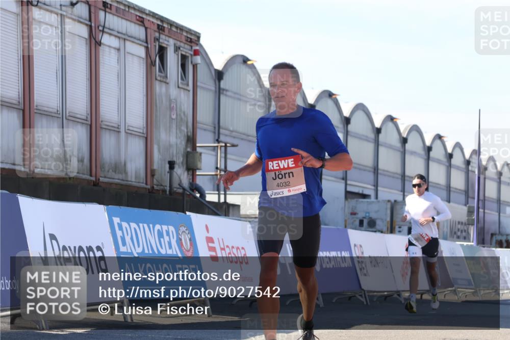 03.10.2025 - Köhlbrandbrückenlauf Luisa Fischer http://msf.ph/oto/9027542 03.10.2025 12:57:38 Ziel 4032, 4076, 4105, 4518, 6020, 6122, 6767, 6809 meine-sportfotos.de