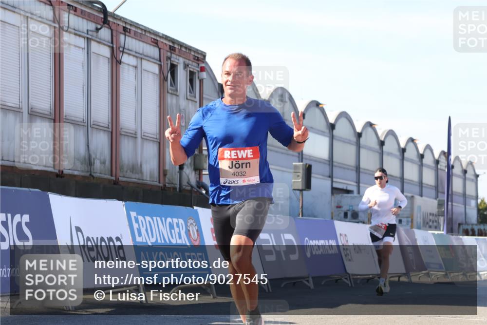 03.10.2025 - Köhlbrandbrückenlauf Luisa Fischer http://msf.ph/oto/9027545 03.10.2025 12:57:38 Ziel 4032, 4076, 4105, 4518, 6020, 6122, 6767, 6809 meine-sportfotos.de