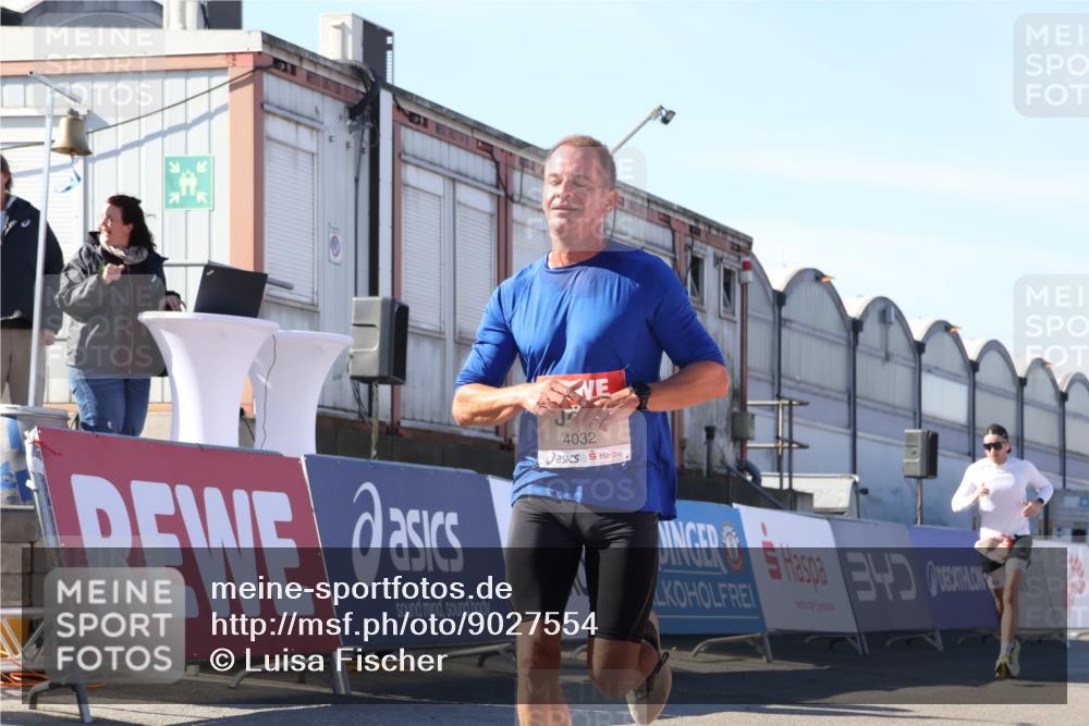 03.10.2025 - Köhlbrandbrückenlauf Luisa Fischer http://msf.ph/oto/9027554 03.10.2025 12:57:39 Ziel 4032, 4037, 4076, 4105, 4518, 6020, 6122, 6767, 6809 meine-sportfotos.de