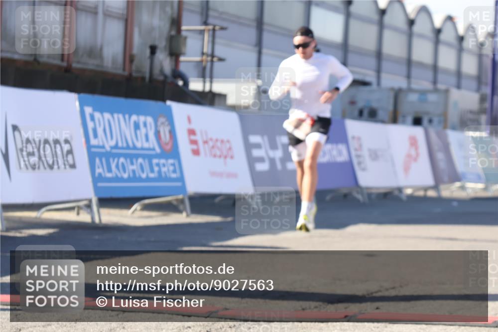 03.10.2025 - Köhlbrandbrückenlauf Luisa Fischer http://msf.ph/oto/9027563 03.10.2025 12:57:40 Ziel 4032, 4037, 4076, 4105, 4518, 6020, 6122, 6371, 6767, 6809 meine-sportfotos.de