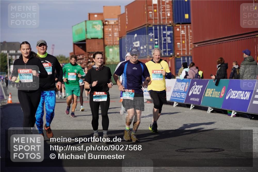03.10.2025 - Köhlbrandbrückenlauf Michael Burmester http://msf.ph/oto/9027568 03.10.2025 10:31:34 Ziel 1927, 2058, 2272, 2385, 2398, 2462, 2463, 2518, 2973, 2976 meine-sportfotos.de