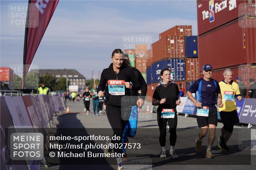 03.10.2025 - Köhlbrandbrückenlauf Michael Burmester http://msf.ph/oto/9027573 03.10.2025 10:31:35 Ziel 1927, 2058, 2272, 2385, 2398, 2462, 2463, 2518, 2966, 2967, 2973, 2976 meine-sportfotos.de