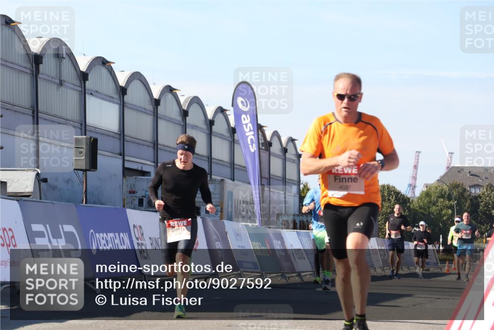 03.10.2025 - Köhlbrandbrückenlauf Luisa Fischer http://msf.ph/oto/9027592 03.10.2025 12:57:43 Ziel 4032, 4037, 4076, 4105, 5960, 6122, 6371, 6767, 6809 meine-sportfotos.de