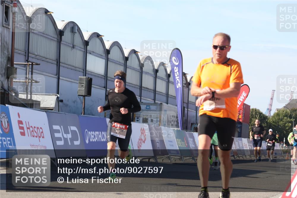 03.10.2025 - Köhlbrandbrückenlauf Luisa Fischer http://msf.ph/oto/9027597 03.10.2025 12:57:43 Ziel 4032, 4037, 4076, 4105, 5960, 6122, 6371, 6767, 6809 meine-sportfotos.de