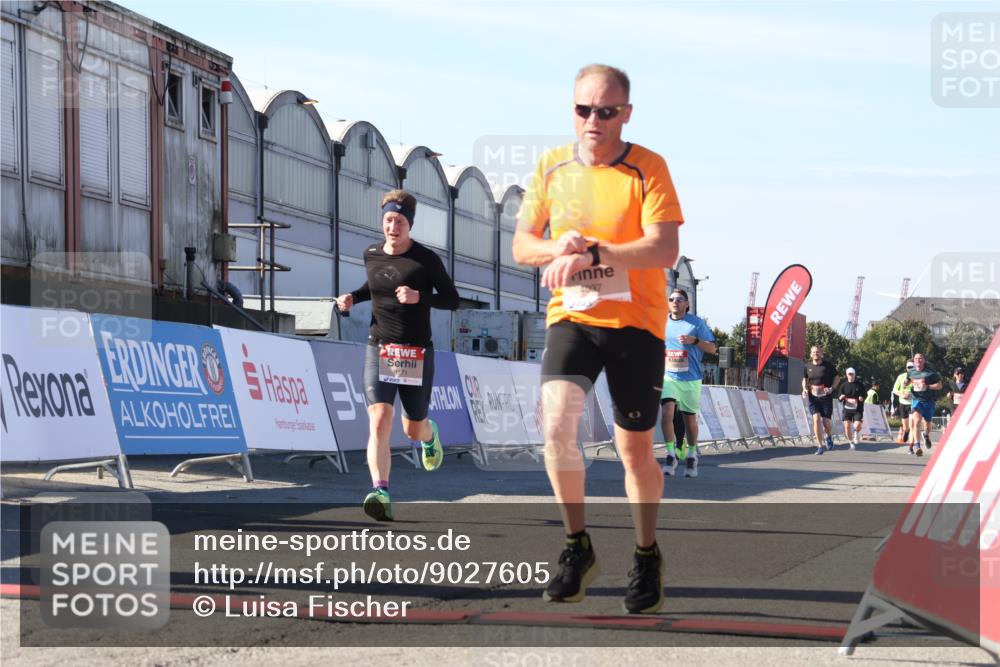 03.10.2025 - Köhlbrandbrückenlauf Luisa Fischer http://msf.ph/oto/9027605 03.10.2025 12:57:44 Ziel 4032, 4037, 4076, 4105, 5960, 6122, 6371, 6809 meine-sportfotos.de