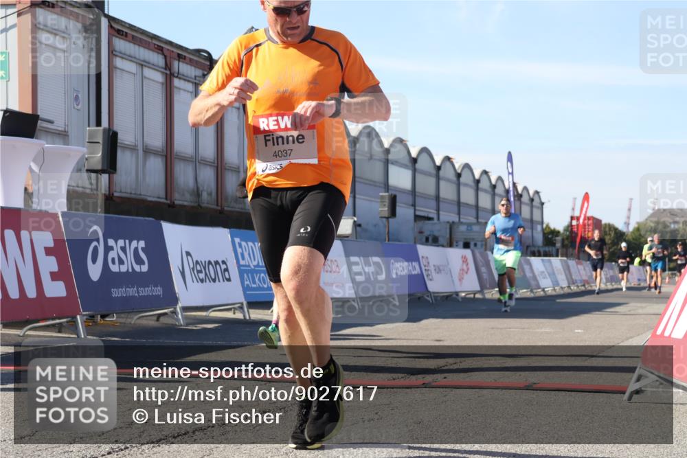 03.10.2025 - Köhlbrandbrückenlauf Luisa Fischer http://msf.ph/oto/9027617 03.10.2025 12:57:45 Ziel 4032, 4037, 4076, 4105, 5669, 5960, 6122, 6371, 6809 meine-sportfotos.de