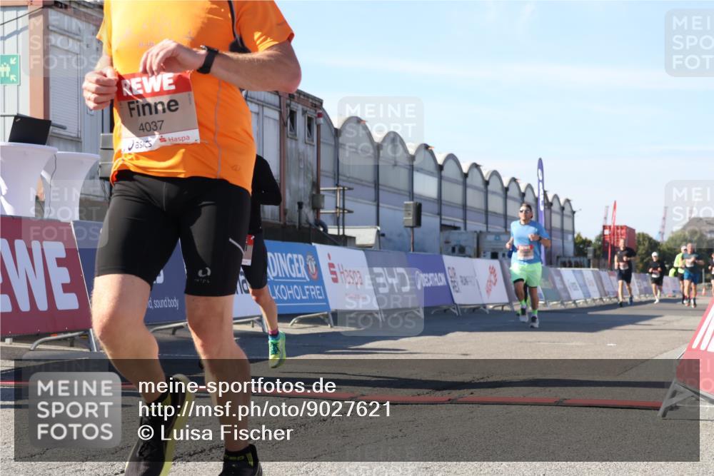 03.10.2025 - Köhlbrandbrückenlauf Luisa Fischer http://msf.ph/oto/9027621 03.10.2025 12:57:45 Ziel 4032, 4037, 4076, 4105, 5669, 5960, 6122, 6371, 6809 meine-sportfotos.de