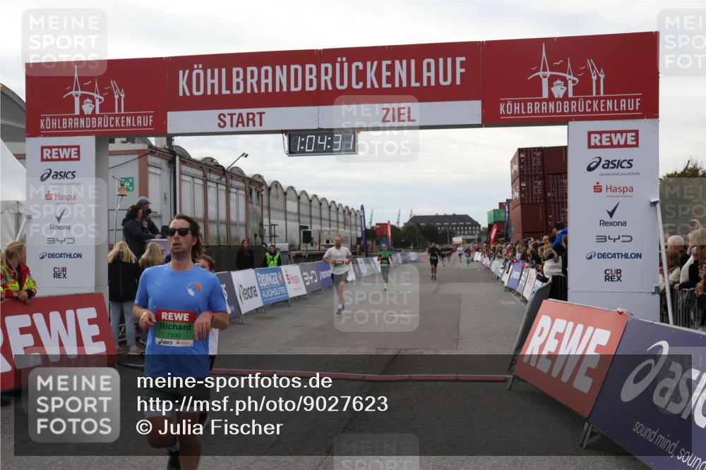 03.10.2025 - Köhlbrandbrückenlauf Julia Fischer http://msf.ph/oto/9027623 03.10.2025 16:04:31 Ziel 7245, 7308, 7338, 7455, 8818, 8825, 9010, 9213 meine-sportfotos.de