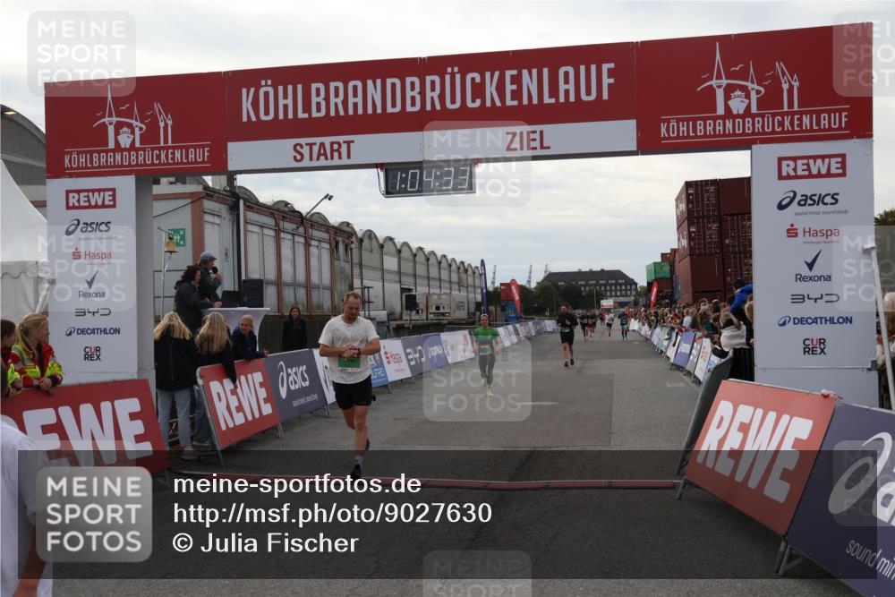 03.10.2025 - Köhlbrandbrückenlauf Julia Fischer http://msf.ph/oto/9027630 03.10.2025 16:04:33 Ziel 7245, 7308, 7338, 7455, 8818, 8825, 8937, 9213 meine-sportfotos.de