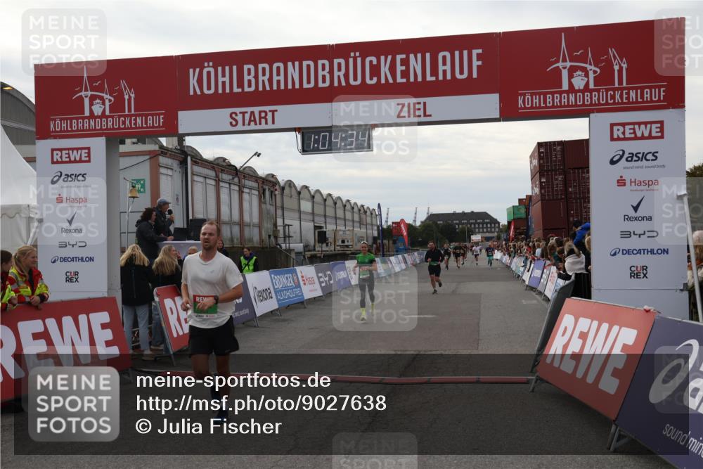 03.10.2025 - Köhlbrandbrückenlauf Julia Fischer http://msf.ph/oto/9027638 03.10.2025 16:04:34 Ziel 7245, 7308, 7338, 7455, 8818, 8825, 8937, 9213 meine-sportfotos.de