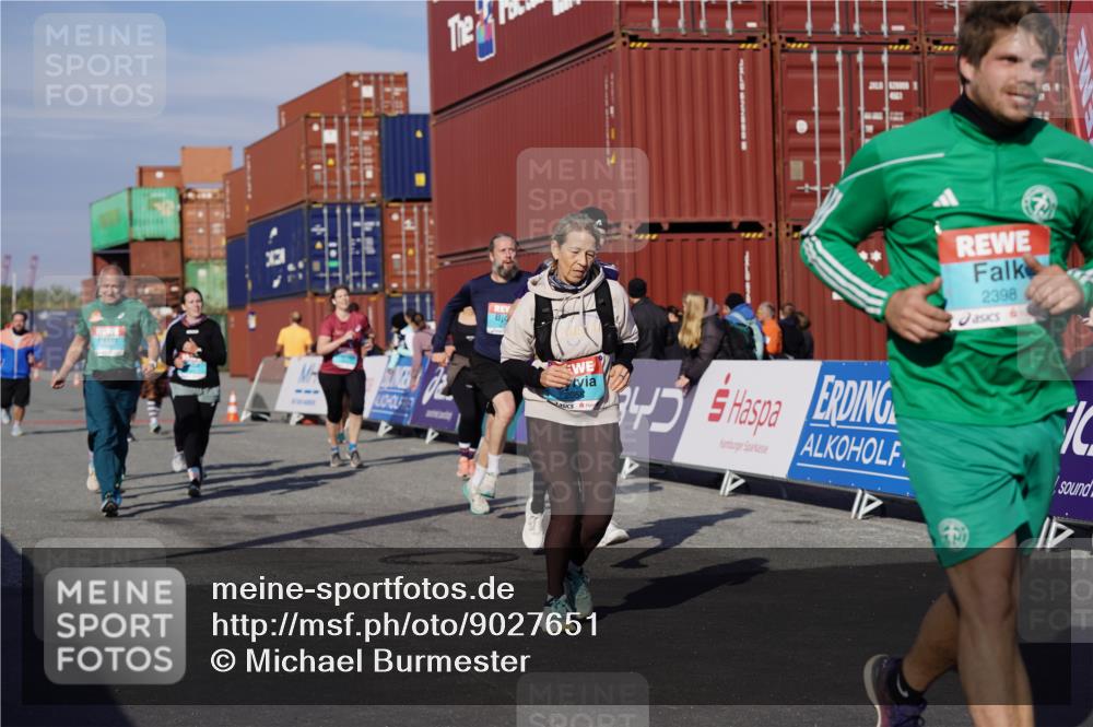03.10.2025 - Köhlbrandbrückenlauf Michael Burmester http://msf.ph/oto/9027651 03.10.2025 10:31:41 Ziel 1700, 1927, 2058, 2265, 2272, 2332, 2379, 2398, 2491, 2595, 2596, 2634, 2830, 2966, 2967, 3122 meine-sportfotos.de