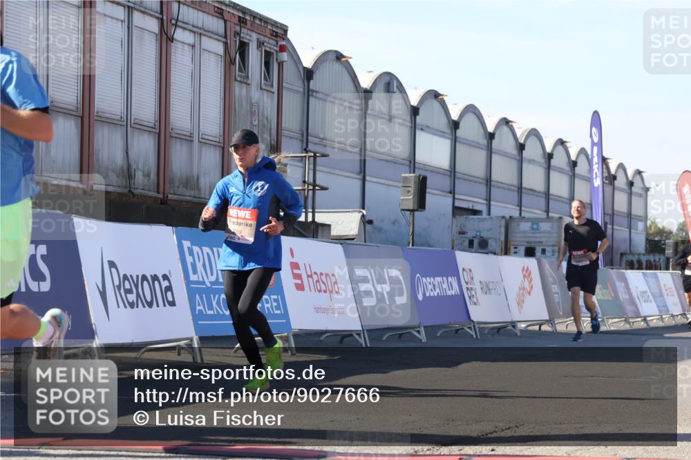 03.10.2025 - Köhlbrandbrückenlauf Luisa Fischer http://msf.ph/oto/9027666 03.10.2025 12:57:49 Ziel 4032, 4037, 4102, 4654, 5669, 5960, 5961, 6371, 6809 meine-sportfotos.de