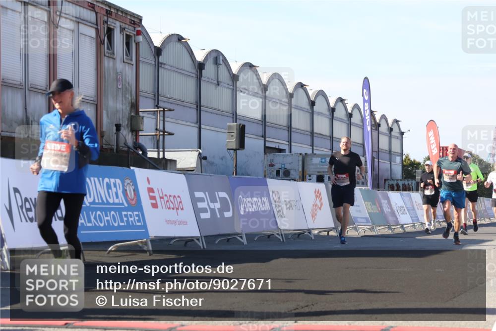 03.10.2025 - Köhlbrandbrückenlauf Luisa Fischer http://msf.ph/oto/9027671 03.10.2025 12:57:49 Ziel 4032, 4037, 4102, 4654, 5669, 5960, 5961, 6371, 6809 meine-sportfotos.de