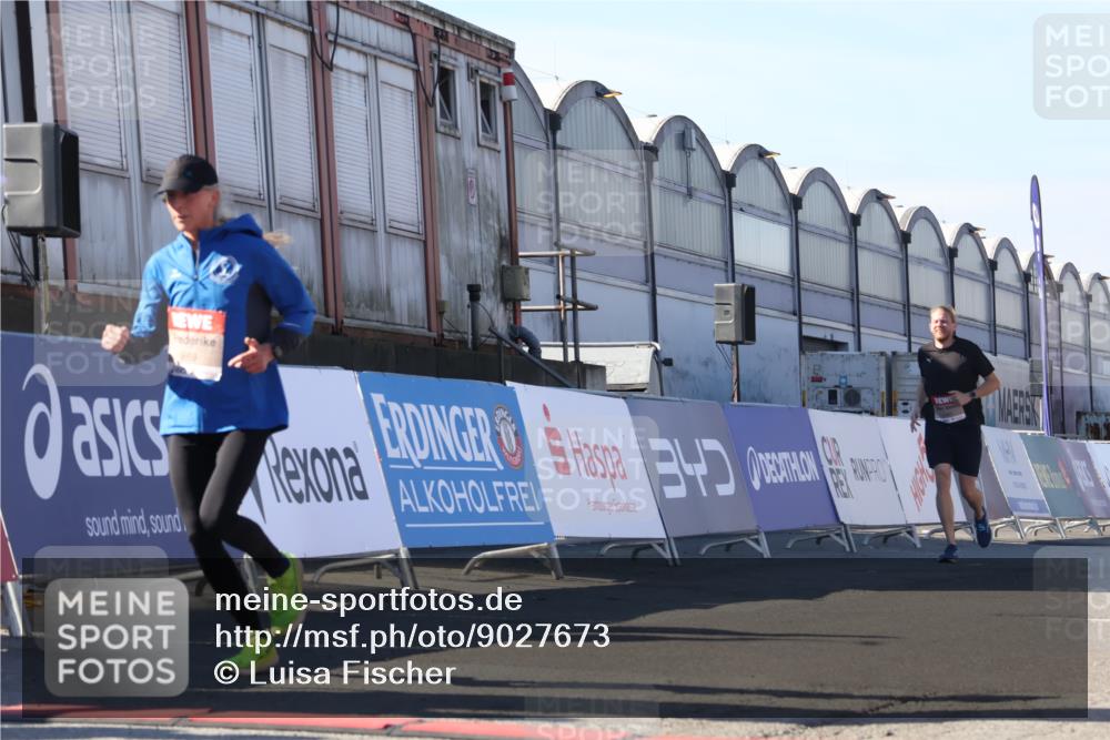 03.10.2025 - Köhlbrandbrückenlauf Luisa Fischer http://msf.ph/oto/9027673 03.10.2025 12:57:50 Ziel 4037, 4102, 4654, 5669, 5960, 5961, 6371, 6809 meine-sportfotos.de