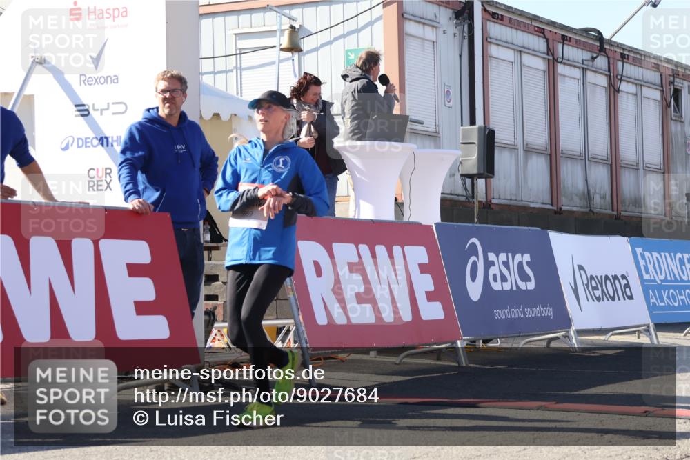 03.10.2025 - Köhlbrandbrückenlauf Luisa Fischer http://msf.ph/oto/9027684 03.10.2025 12:57:51 Ziel 4037, 4046, 4102, 4654, 5669, 5960, 5961, 6371, 6809 meine-sportfotos.de