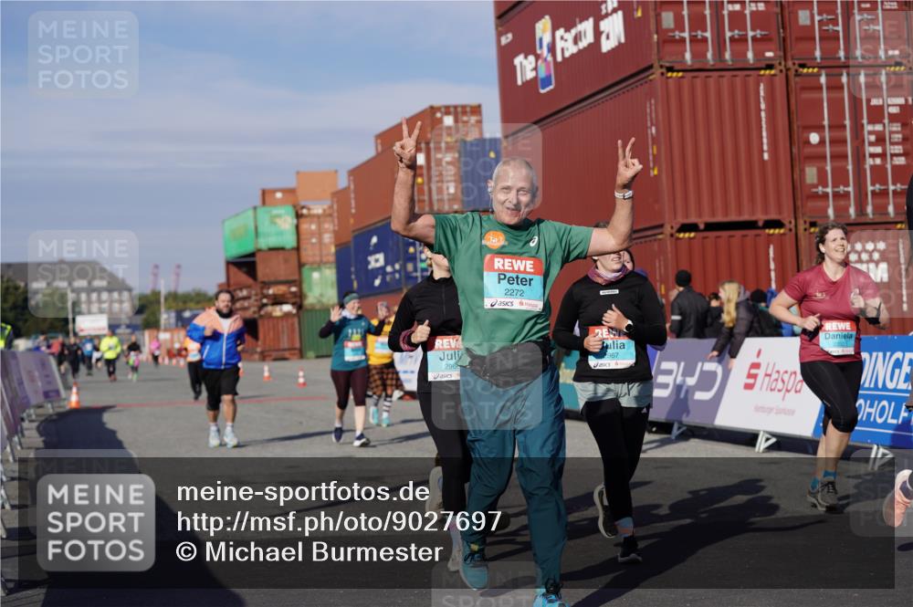 03.10.2025 - Köhlbrandbrückenlauf Michael Burmester http://msf.ph/oto/9027697 03.10.2025 10:31:44 Ziel 1700, 2265, 2272, 2332, 2379, 2491, 2595, 2596, 2634, 2830, 2966, 2967, 3122 meine-sportfotos.de