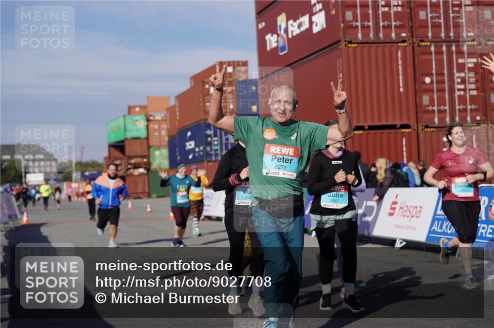 03.10.2025 - Köhlbrandbrückenlauf Michael Burmester http://msf.ph/oto/9027708 03.10.2025 10:31:44 Ziel 1700, 2265, 2272, 2332, 2379, 2491, 2595, 2596, 2634, 2830, 2966, 2967, 3122 meine-sportfotos.de