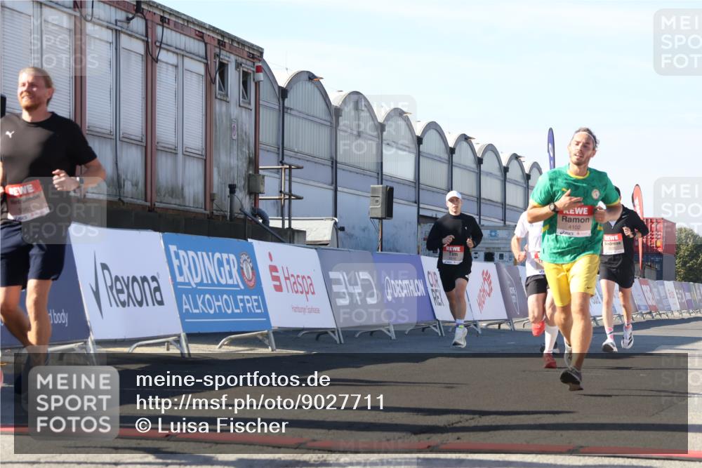 03.10.2025 - Köhlbrandbrückenlauf Luisa Fischer http://msf.ph/oto/9027711 03.10.2025 12:57:54 Ziel 4037, 4046, 4102, 4654, 5669, 5960, 5961, 6371, 6518, 6519, 6520 meine-sportfotos.de