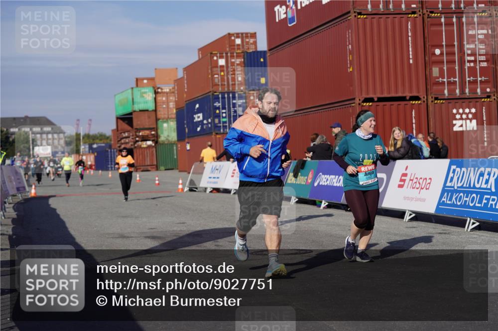 03.10.2025 - Köhlbrandbrückenlauf Michael Burmester http://msf.ph/oto/9027751 03.10.2025 10:31:48 Ziel 1700, 1867, 2265, 2332, 2379, 2491, 2595, 2596, 2634, 2830, 3122 meine-sportfotos.de