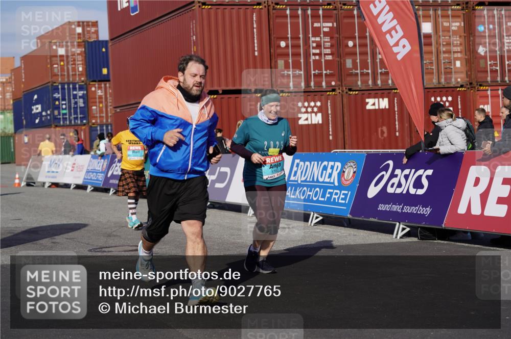 03.10.2025 - Köhlbrandbrückenlauf Michael Burmester http://msf.ph/oto/9027765 03.10.2025 10:31:49 Ziel 1700, 1867, 2332, 2491, 2595, 2634, 2830, 3122 meine-sportfotos.de