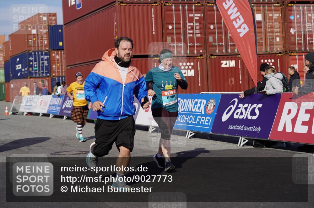 03.10.2025 - Köhlbrandbrückenlauf Michael Burmester http://msf.ph/oto/9027773 03.10.2025 10:31:49 Ziel 1700, 1867, 2332, 2491, 2595, 2634, 2830, 3122 meine-sportfotos.de