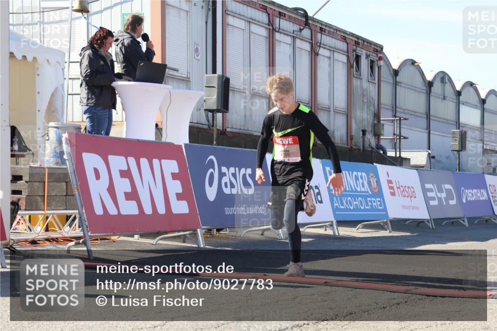 03.10.2025 - Köhlbrandbrückenlauf Luisa Fischer http://msf.ph/oto/9027783 03.10.2025 12:58:03 Ziel 4046, 4102, 4234, 4654, 5961, 6518, 6519, 6520, 6715 meine-sportfotos.de