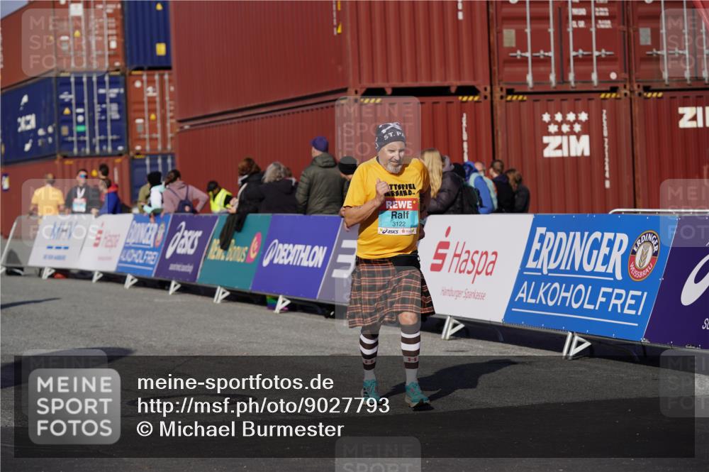 03.10.2025 - Köhlbrandbrückenlauf Michael Burmester http://msf.ph/oto/9027793 03.10.2025 10:31:50 Ziel 1700, 1867, 2491, 2830, 3122 meine-sportfotos.de