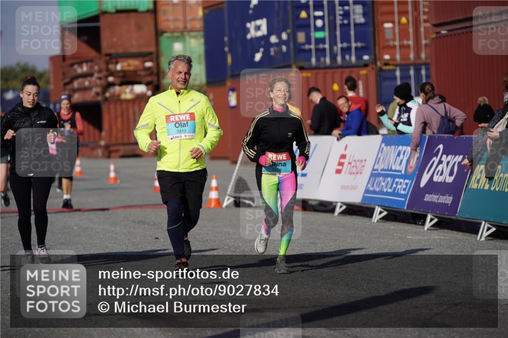 03.10.2025 - Köhlbrandbrückenlauf Michael Burmester http://msf.ph/oto/9027834 03.10.2025 10:32:01 Ziel 1769, 2024, 2412, 2419, 3328, 3329 meine-sportfotos.de
