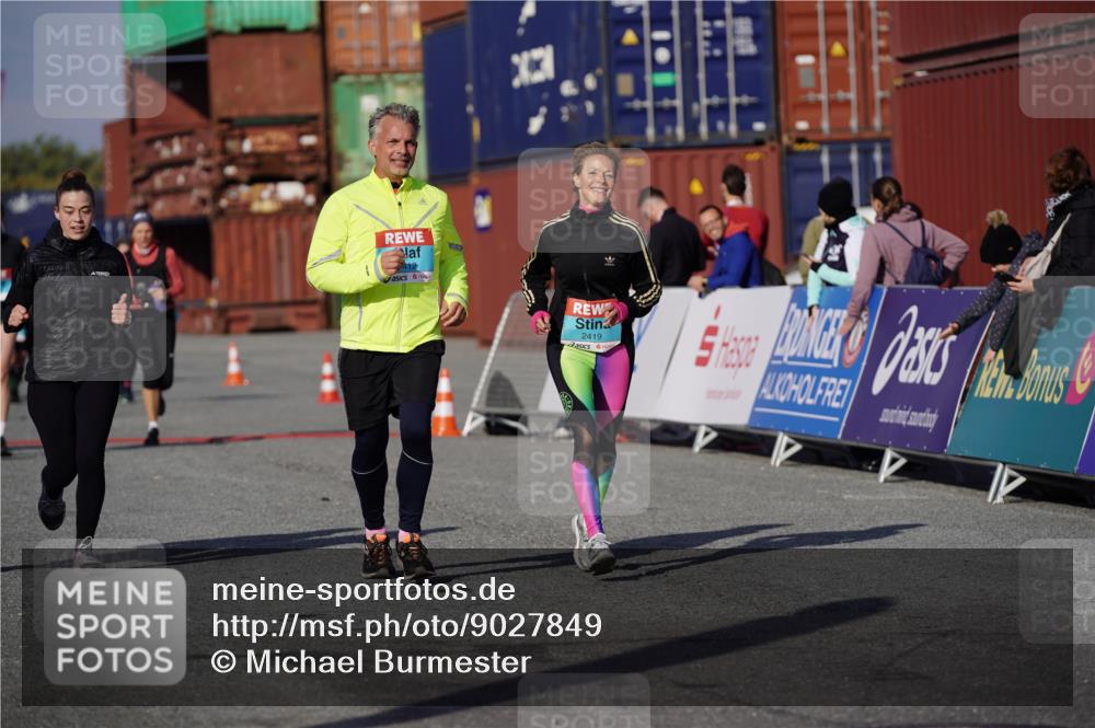 03.10.2025 - Köhlbrandbrückenlauf Michael Burmester http://msf.ph/oto/9027849 03.10.2025 10:32:01 Ziel 1769, 2024, 2412, 2419, 3328, 3329 meine-sportfotos.de