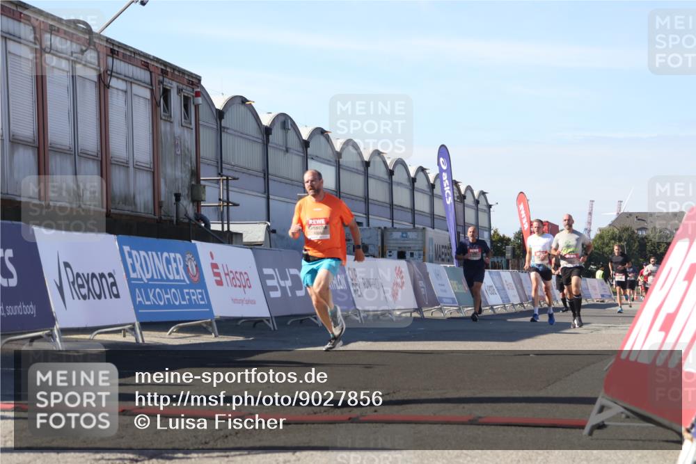03.10.2025 - Köhlbrandbrückenlauf Luisa Fischer http://msf.ph/oto/9027856 03.10.2025 12:58:11 Ziel 4234, 4248, 4394, 6152, 6715, 6717, 6718 meine-sportfotos.de
