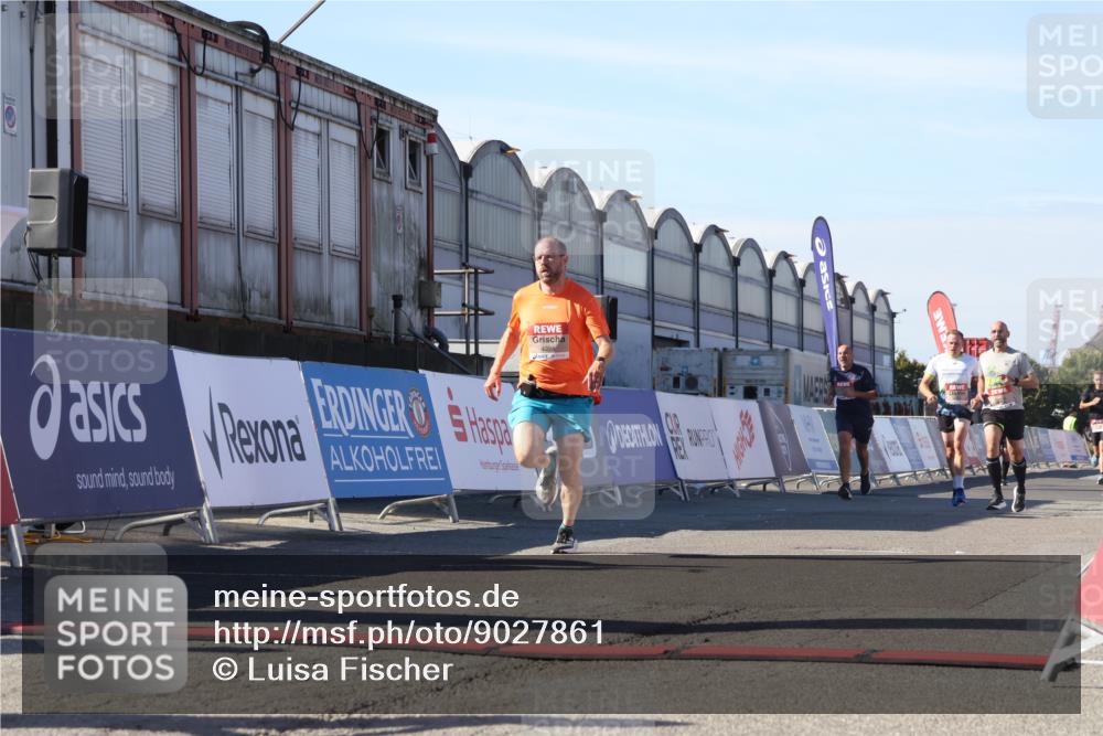 03.10.2025 - Köhlbrandbrückenlauf Luisa Fischer http://msf.ph/oto/9027861 03.10.2025 12:58:11 Ziel 4234, 4248, 4394, 6152, 6715, 6717, 6718 meine-sportfotos.de