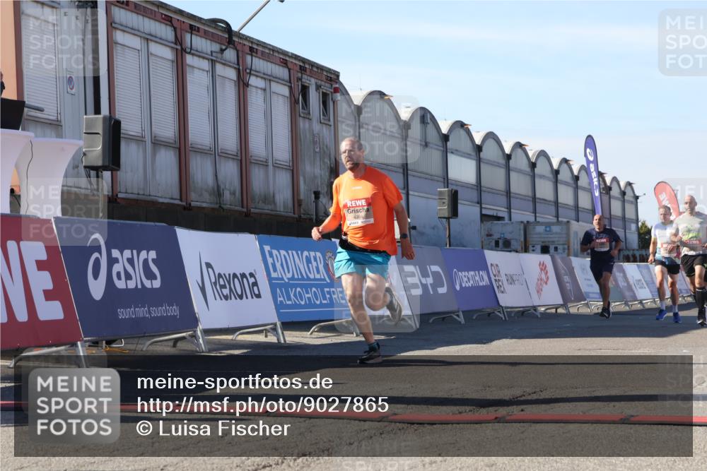 03.10.2025 - Köhlbrandbrückenlauf Luisa Fischer http://msf.ph/oto/9027865 03.10.2025 12:58:11 Ziel 4234, 4248, 4394, 6152, 6715, 6717, 6718 meine-sportfotos.de