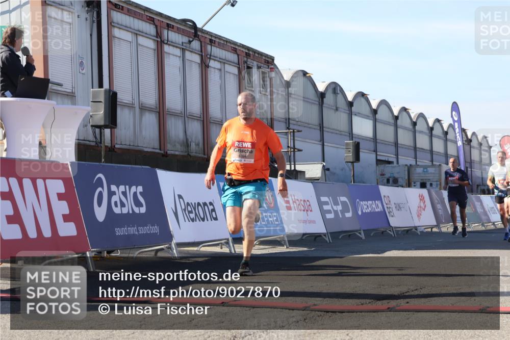 03.10.2025 - Köhlbrandbrückenlauf Luisa Fischer http://msf.ph/oto/9027870 03.10.2025 12:58:12 Ziel 4099, 4234, 4248, 4394, 6152, 6715, 6717, 6718 meine-sportfotos.de