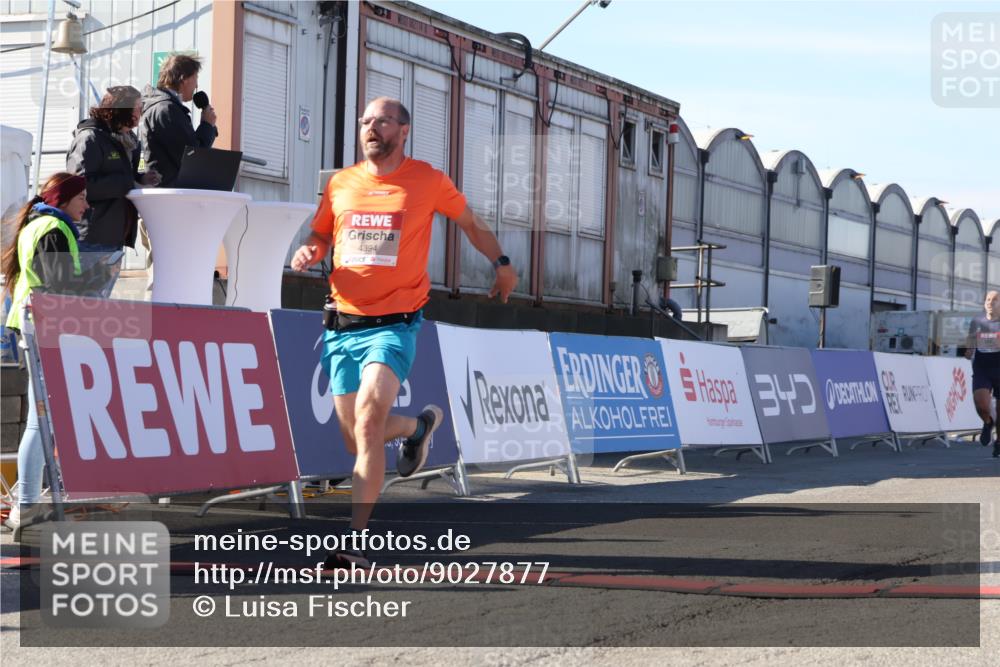 03.10.2025 - Köhlbrandbrückenlauf Luisa Fischer http://msf.ph/oto/9027877 03.10.2025 12:58:12 Ziel 4099, 4234, 4248, 4394, 6152, 6715, 6717, 6718 meine-sportfotos.de