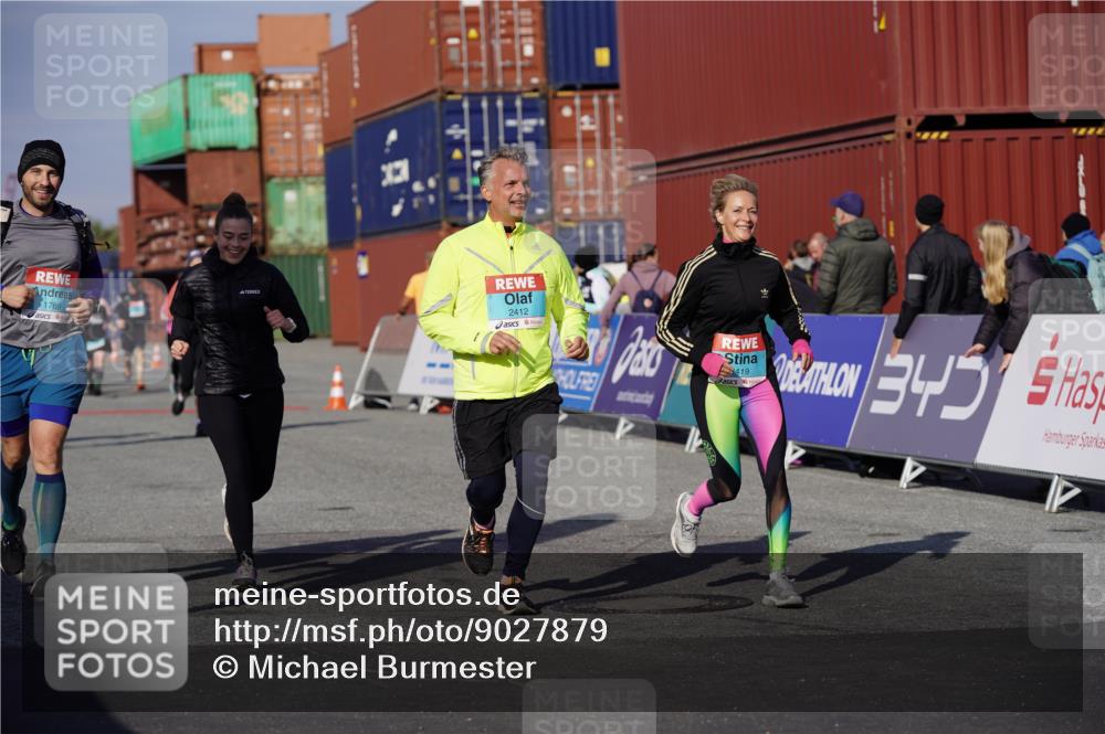 03.10.2025 - Köhlbrandbrückenlauf Michael Burmester http://msf.ph/oto/9027879 03.10.2025 10:32:04 Ziel 1769, 2024, 2412, 2419, 2433, 3328, 3329 meine-sportfotos.de