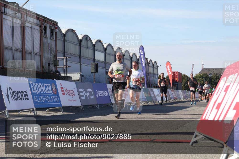 03.10.2025 - Köhlbrandbrückenlauf Luisa Fischer http://msf.ph/oto/9027885 03.10.2025 12:58:14 Ziel 4099, 4234, 4248, 4394, 6152, 6715, 6717, 6718, 6732 meine-sportfotos.de