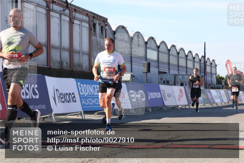 03.10.2025 - Köhlbrandbrückenlauf Luisa Fischer http://msf.ph/oto/9027910 03.10.2025 12:58:16 Ziel 4083, 4099, 4234, 4248, 4394, 6152, 6717, 6718, 6732 meine-sportfotos.de