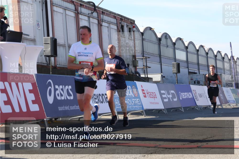 03.10.2025 - Köhlbrandbrückenlauf Luisa Fischer http://msf.ph/oto/9027919 03.10.2025 12:58:16 Ziel 4083, 4099, 4234, 4248, 4394, 6152, 6717, 6718, 6732 meine-sportfotos.de