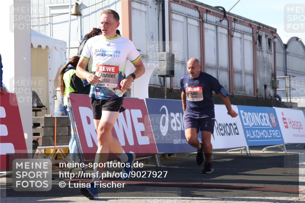 03.10.2025 - Köhlbrandbrückenlauf Luisa Fischer http://msf.ph/oto/9027927 03.10.2025 12:58:17 Ziel 4083, 4099, 4234, 4248, 4394, 6152, 6717, 6718, 6732 meine-sportfotos.de