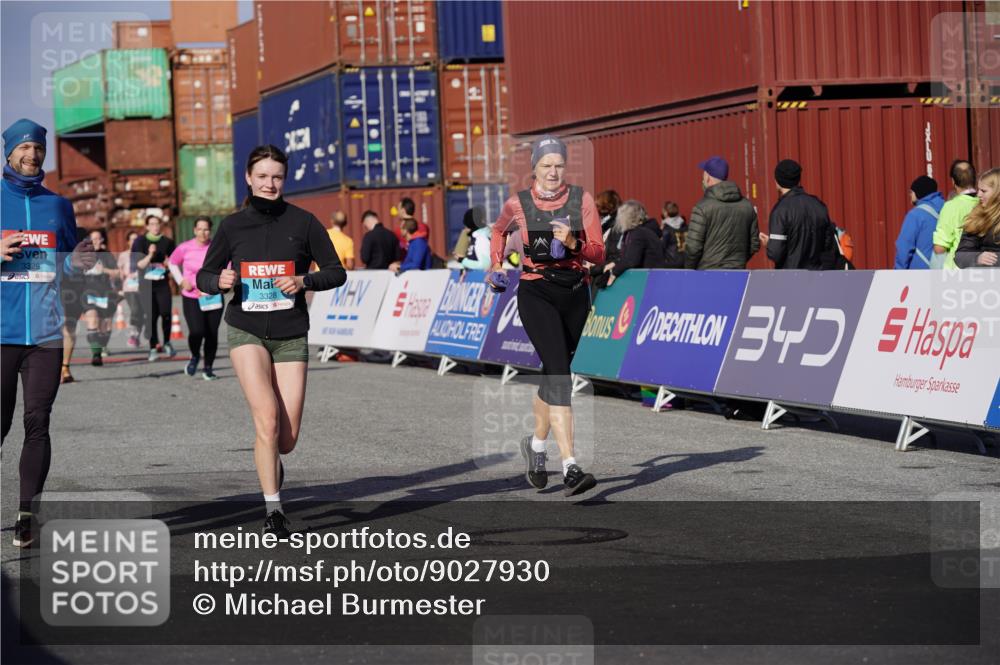 03.10.2025 - Köhlbrandbrückenlauf Michael Burmester http://msf.ph/oto/9027930 03.10.2025 10:32:09 Ziel 2116, 2433, 2436, 2569, 2599, 3033, 3328, 3329 meine-sportfotos.de