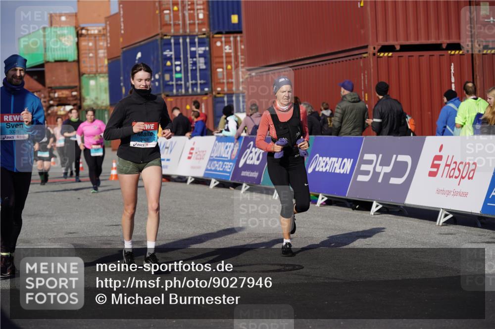 03.10.2025 - Köhlbrandbrückenlauf Michael Burmester http://msf.ph/oto/9027946 03.10.2025 10:32:09 Ziel 2116, 2433, 2436, 2569, 2599, 3033, 3328, 3329 meine-sportfotos.de