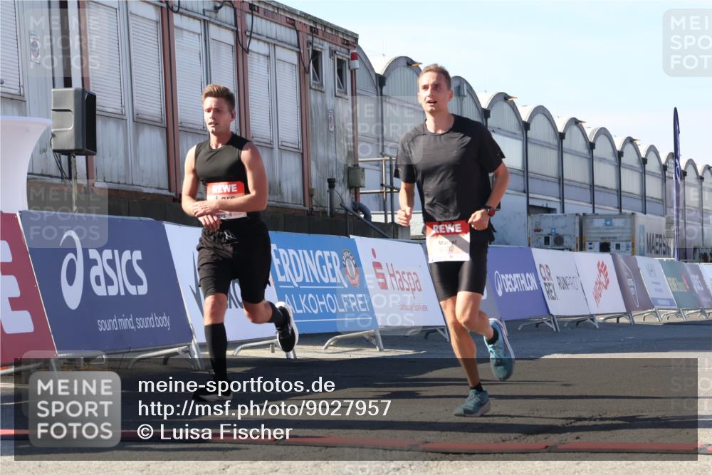 03.10.2025 - Köhlbrandbrückenlauf Luisa Fischer http://msf.ph/oto/9027957 03.10.2025 12:58:19 Ziel 4083, 4099, 4248, 4394, 6152, 6717, 6718, 6732, 6741 meine-sportfotos.de